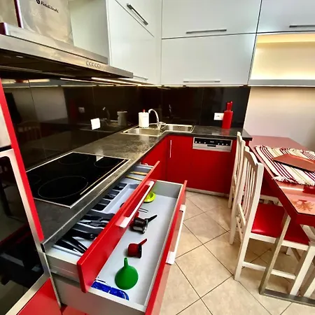Rose Boulevard Apartment